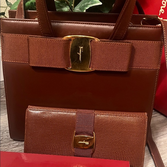 SOLD Two way pre-loved Salvatore Ferragamo Brown Leather with matching Wallet - Picture 2 of 16